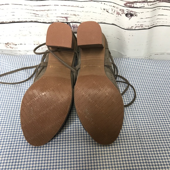 Very Volatile Open Toe Heeled Beige Booties Sz9 - Picture 4 of 8